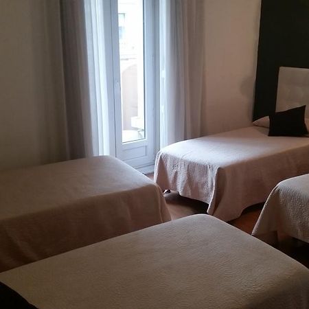 Hostal Montecarlo Madrid Esterno foto