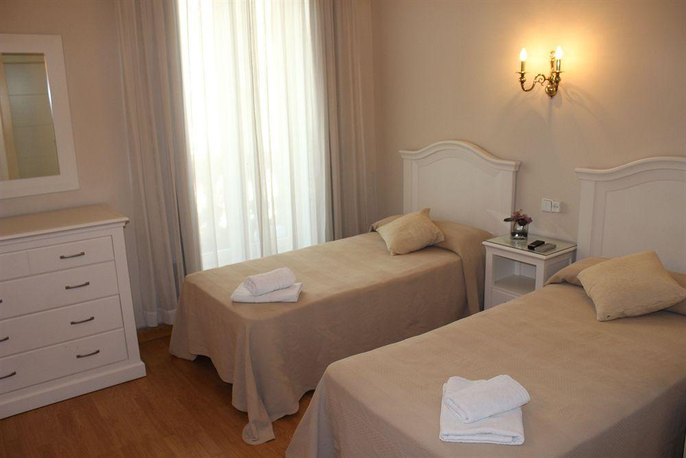 Hostal Montecarlo Madrid Esterno foto