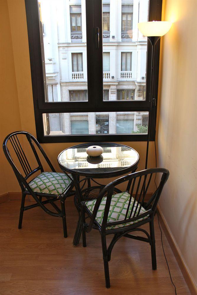 Hostal Montecarlo Madrid Esterno foto