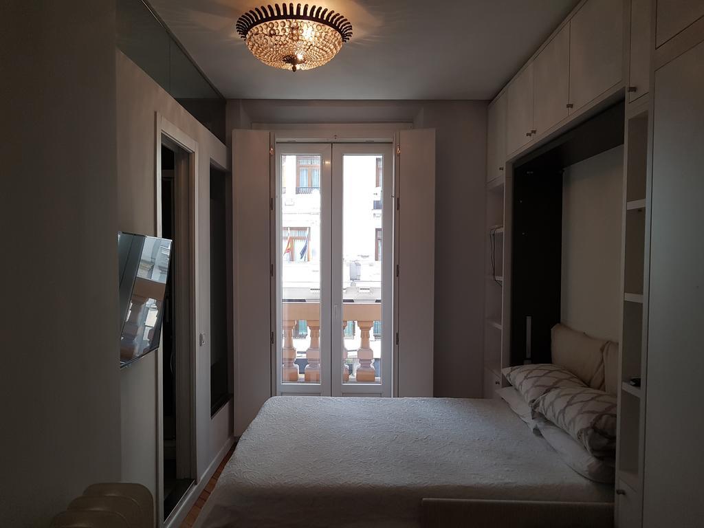 Hostal Montecarlo Madrid Esterno foto